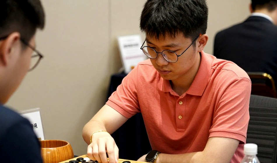 प्राग 2026 का कमरा, 27 मिनिएचर और एक डाउनलोड की: ChessBase Magazine #225